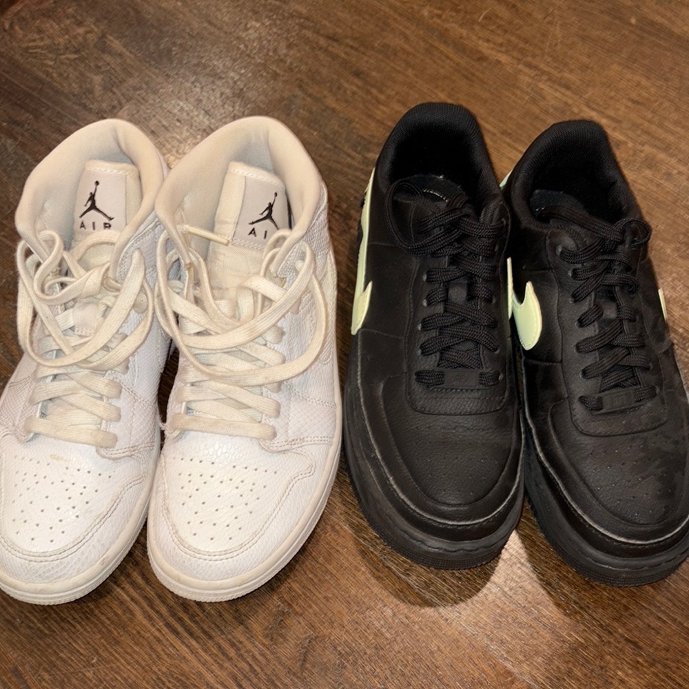 2 sneakers ! Nike and air Jordan UNISEX